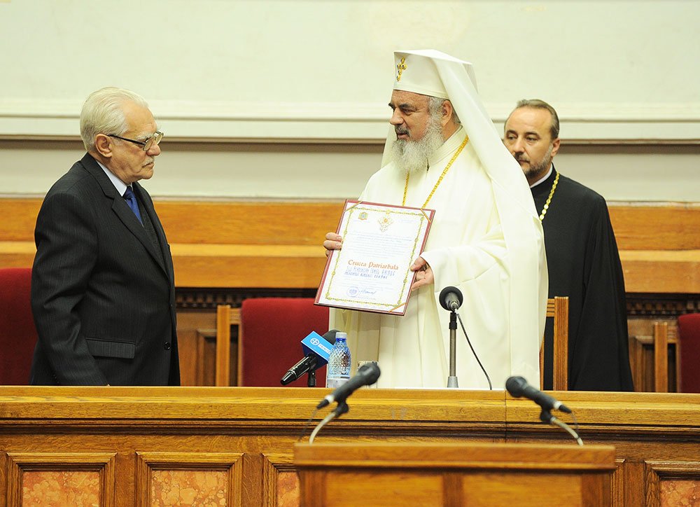 Comunicări ştiinţifice la Palatul Patriarhiei 82602