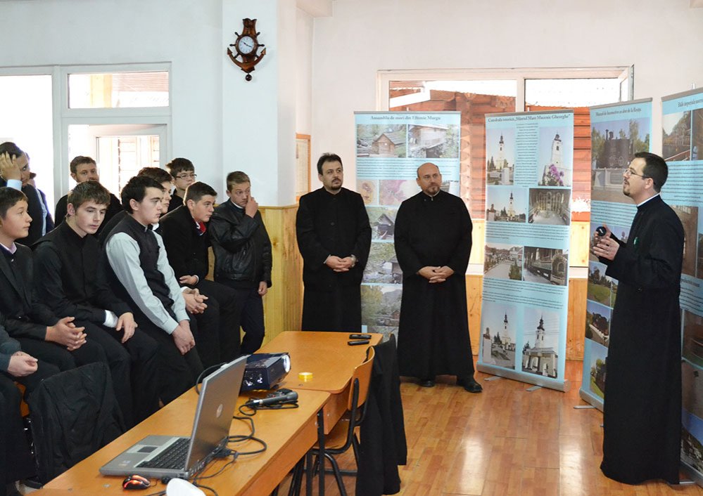 Proiectul „Istoria în imagini“ la începutde drum 82590