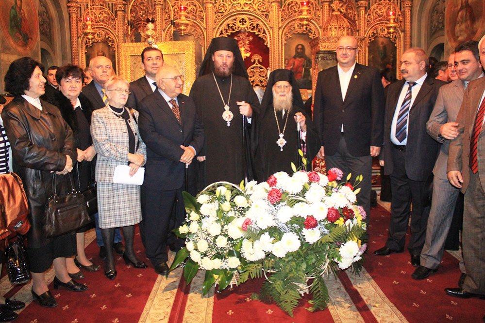 Întreită sărbătoare în Arhiepiscopia Râmnicului 82539