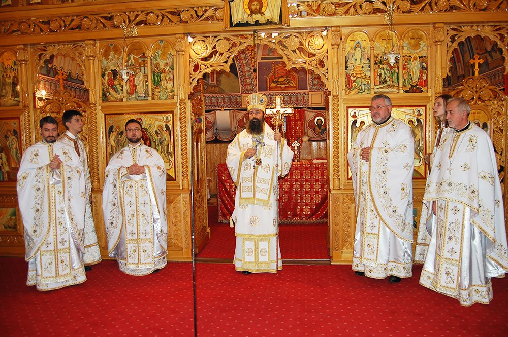 Slujire arhierească în Parohia Timişoara Cetate 82495