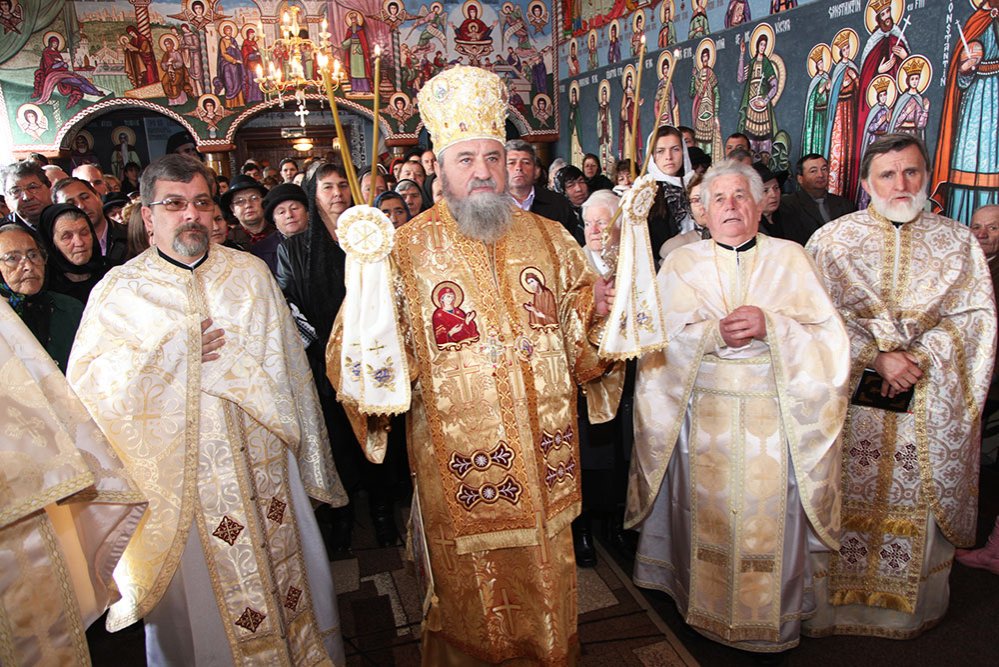 Slujiri arhiereşti în prima duminică din Postul Crăciunului 82490