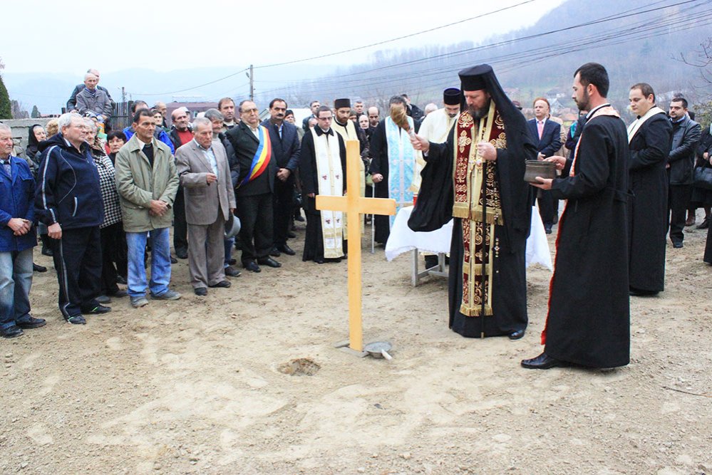 Liturghie arhierească la Parohia Trăistari 82399