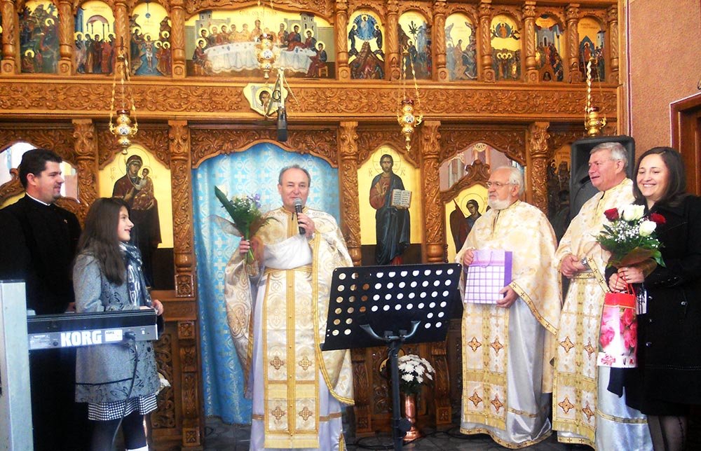 Sărbătoare la Parohia „Naşterea Domnului“ 82324