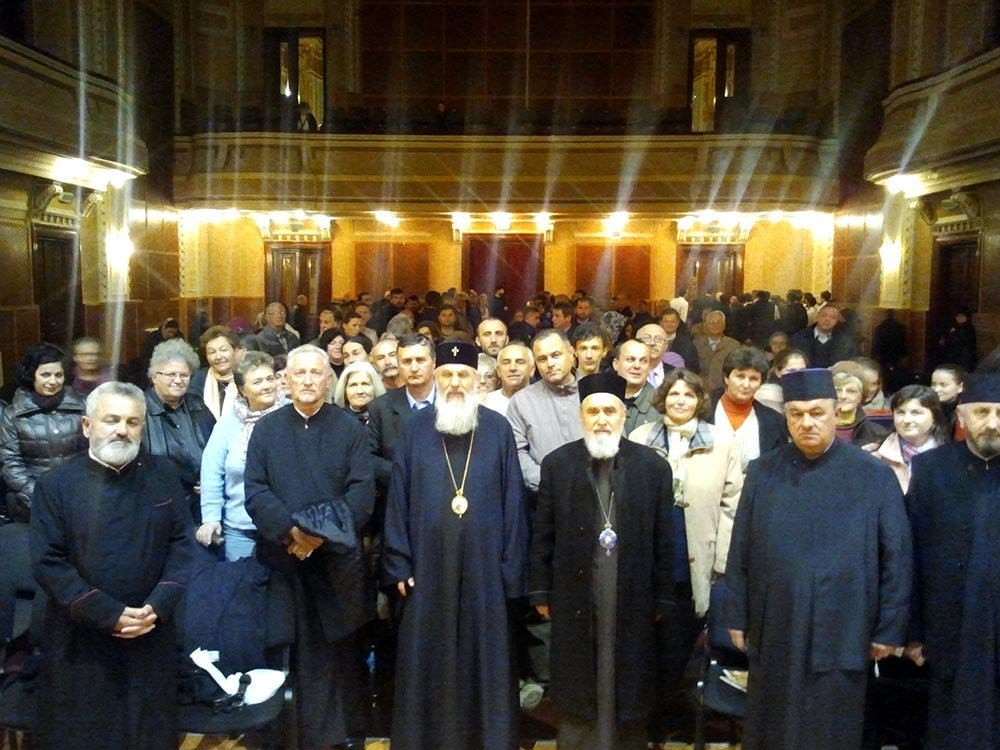 Slujbe, conferinţe şi discuţii creştine 82336