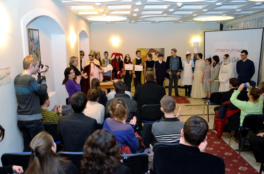 „Seară la Colegiu“, organizată de studenţii teologi ieşeni 82104
