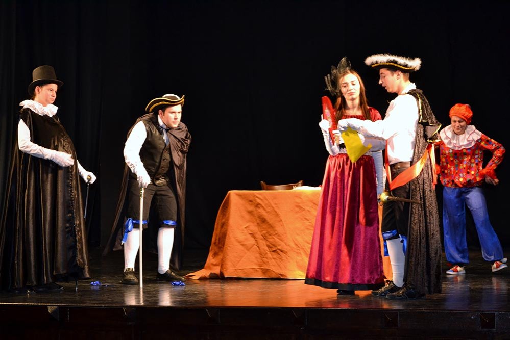 Spectacol caritabil în Episcopia Caransebeşului 82098