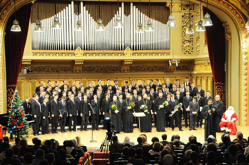 Studenţii teologi au colindat la Ateneul Român 82063