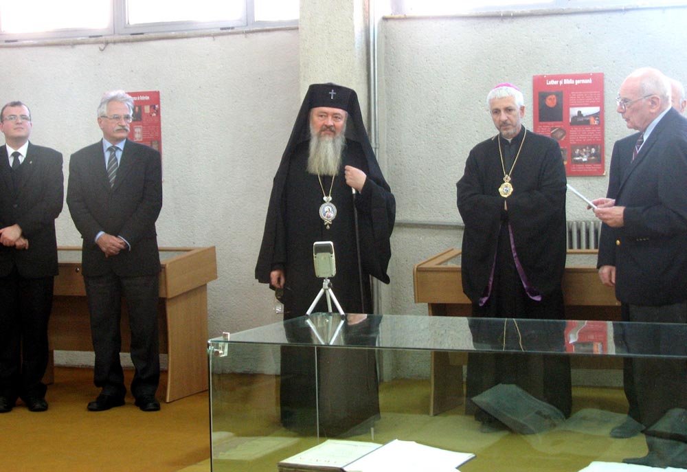 50 de Biblii din patrimoniul Academiei Române, expuse la Cluj-Napoca 81987