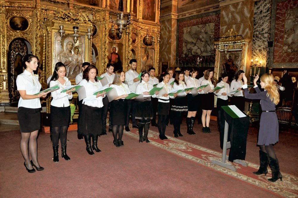 „Colindele mărturisesc adevărul Naşterii Domnului“ 81975