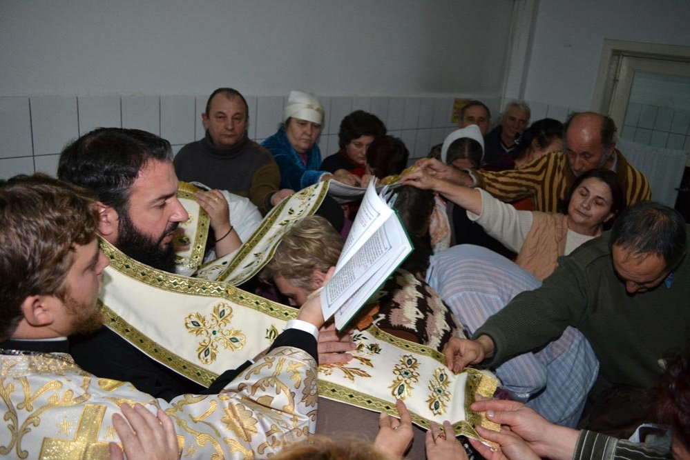 Taina Sfântului Maslu la Spitalul Judeţean Reşiţa 81997