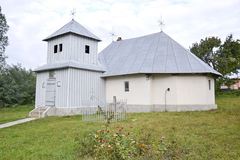 Lăcaşul de bârne din satul lui Busuioc 81957