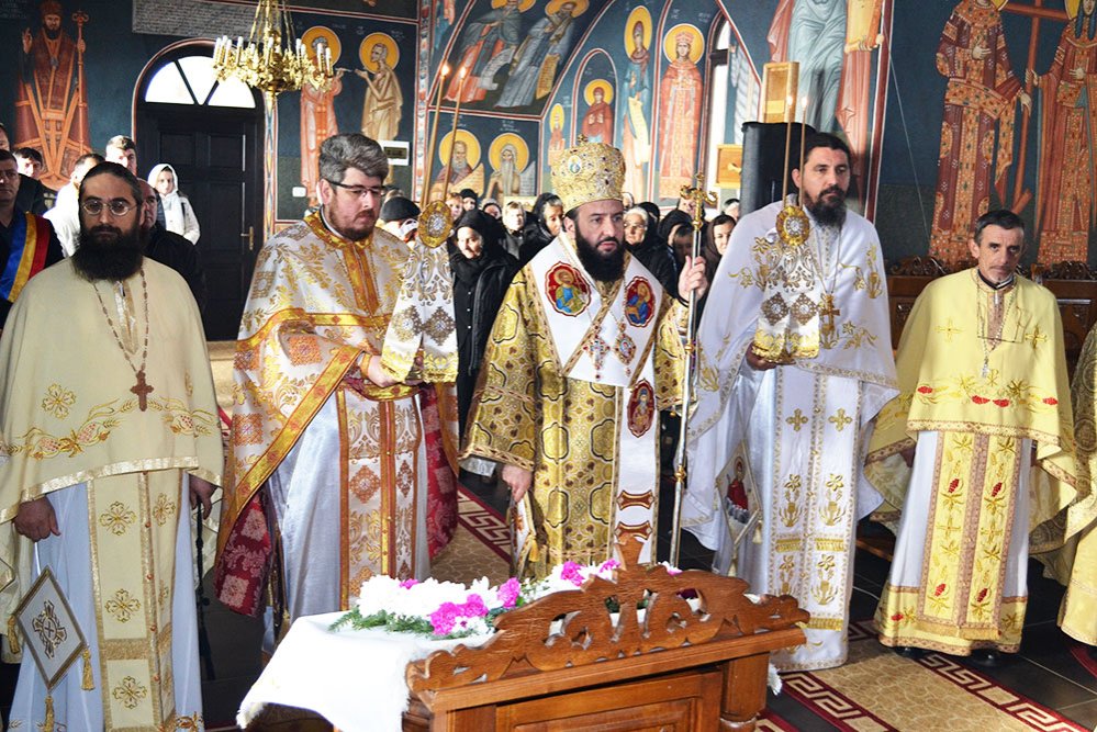 Schitul Petroşniţa şi-a sărbătorit al doilea hram 81934