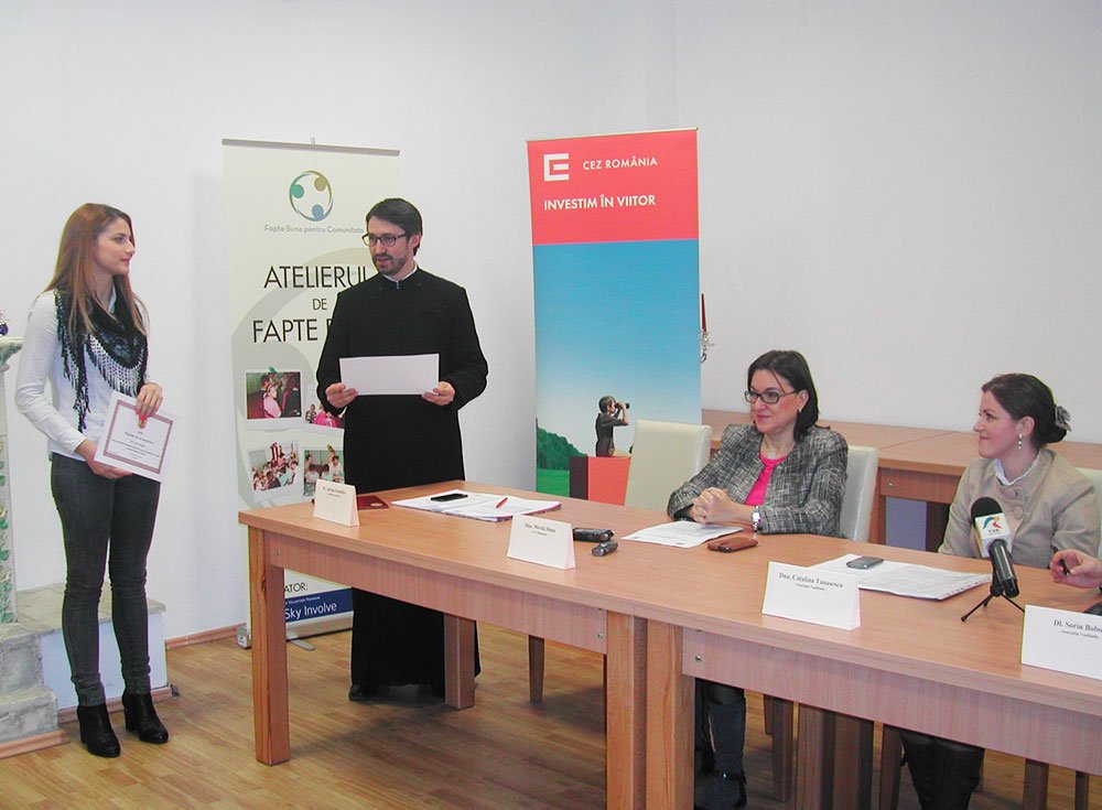 Un an de implementare a proiectului „Caravana cu poveşti“ 81932