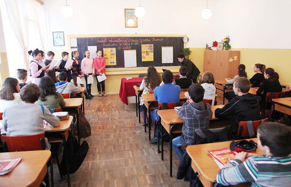 „Fişă de credinţă“ despre Sfinţii Împăraţi, în şcolile sibiene 81909