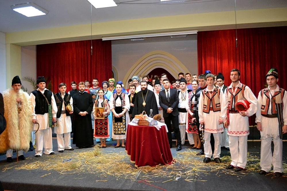 Spectacol de Crăciun la Episcopia Caransebeşului 81901