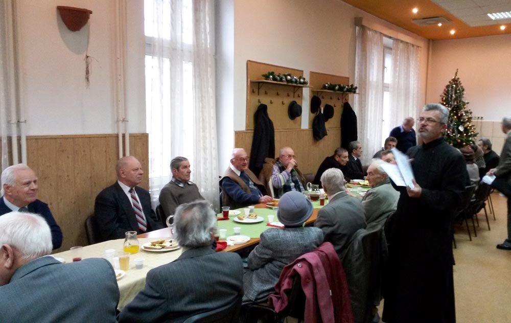 Colinde şi daruri oferite persoanelor vârstnice 81867