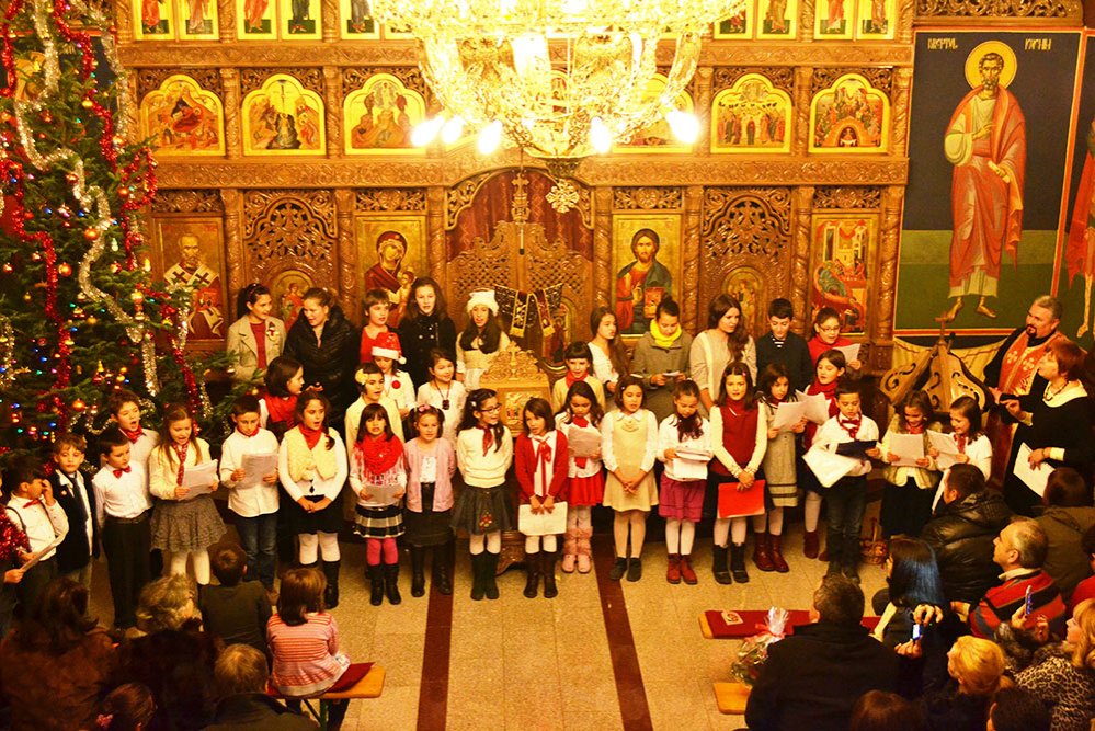 Colinde la biserica din parohia clujeană Borhanci 81820