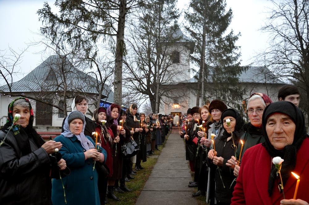 Sfântă Liturghie şi slujba Botezului, oficiate de IPS Mitropolit Teofan 81855