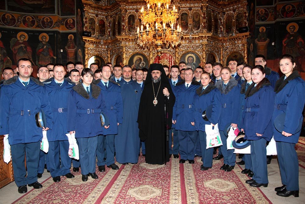 Primii colindători la Centrul eparhial din Buzău 81794