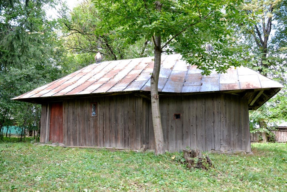 Bisericuţa „călătoare“ de la Dobrinăuţi-Hapăi 81767