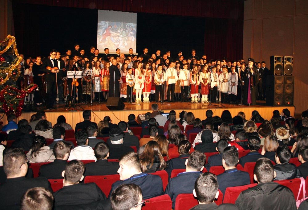 Concert de colinde tradiţionale româneşti în Arhiepiscopia Târgoviştei 81764