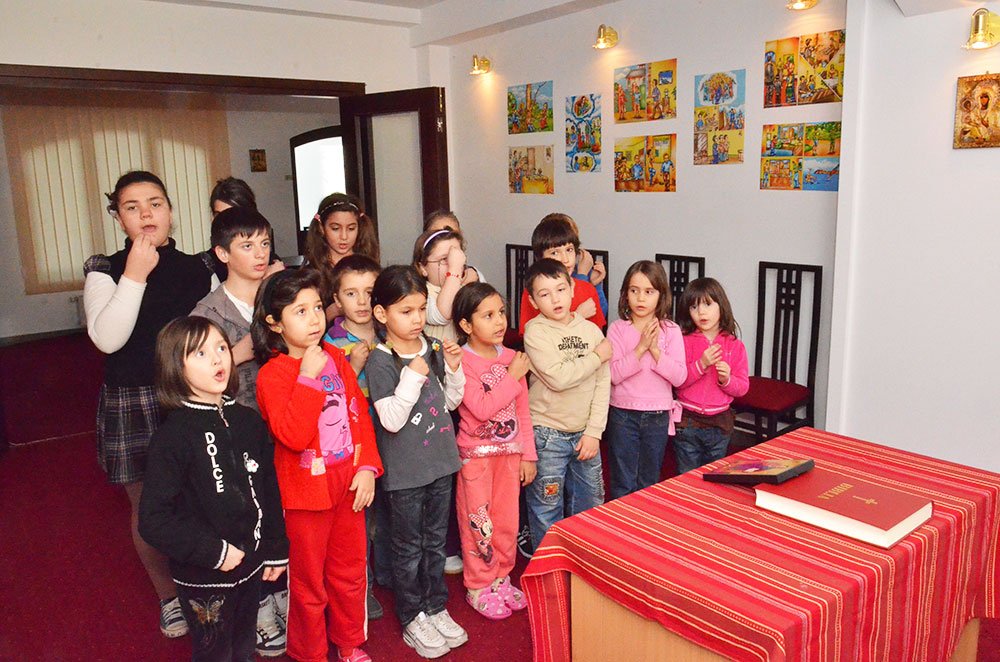 Bucurie de sărbători adusă de Arhiepiscopia Bucureştilor 81727