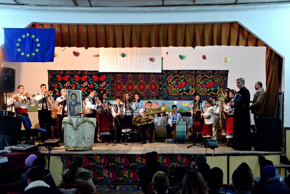 Conferinţă şi concert de colinde organizate de ATOR Roznov 81719