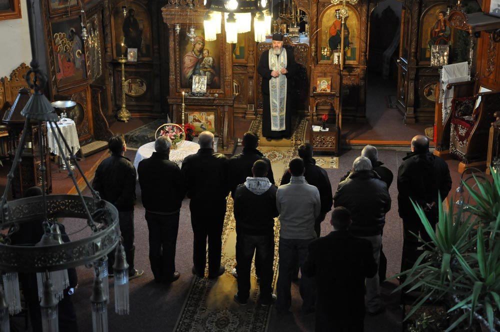 Deţinuţi în pelerinaj la Biserica Toma Cozma 81721