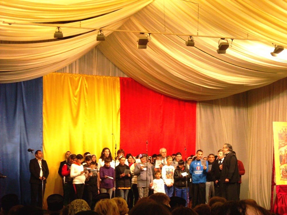 „În perioada Crăciunului, Hristos îi scoate din anonimat, din banalitatea vieţii lor“ 81712