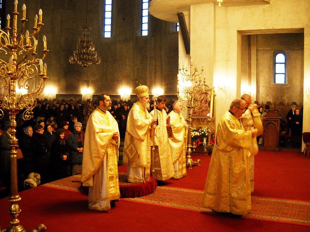 Slujiri chiriarhale bănăţene de Crăciun 81708