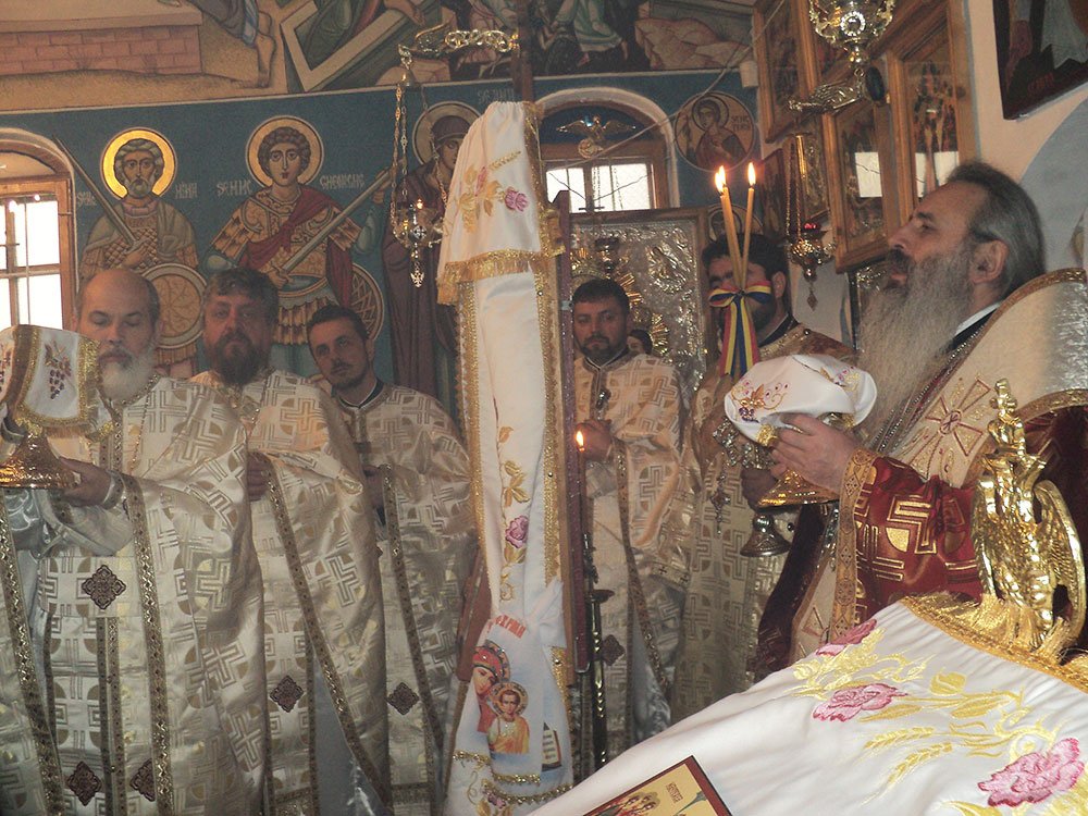 Slujbă arhierească la Piatra Neamţ, de Crăciun 81687