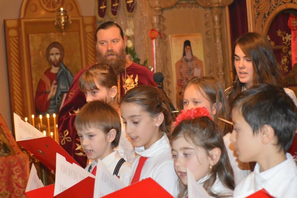 Tradiţii, ajutor pentru cei de acasă şi speranţă în mai bine  305798