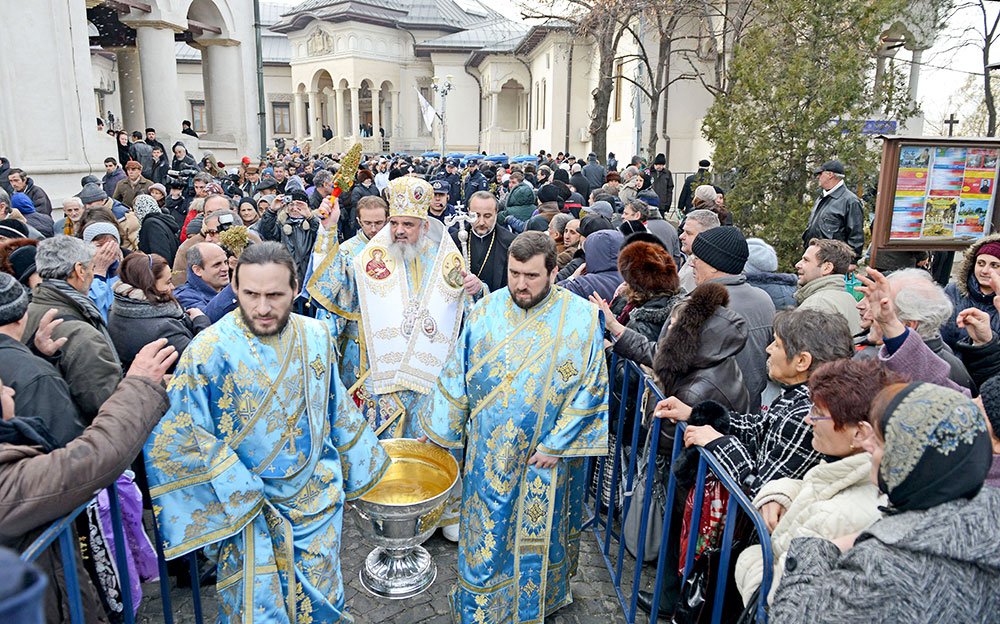 „Botezul ne deschide porţile vieţii veşnice“ 81636