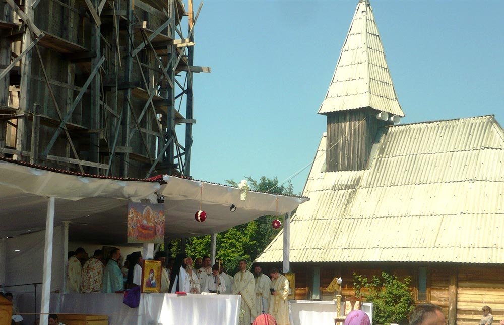 Conferinţe pentru susţinerea lucrărilor de la biserica Mănăstirii Piatra Craiului 81537