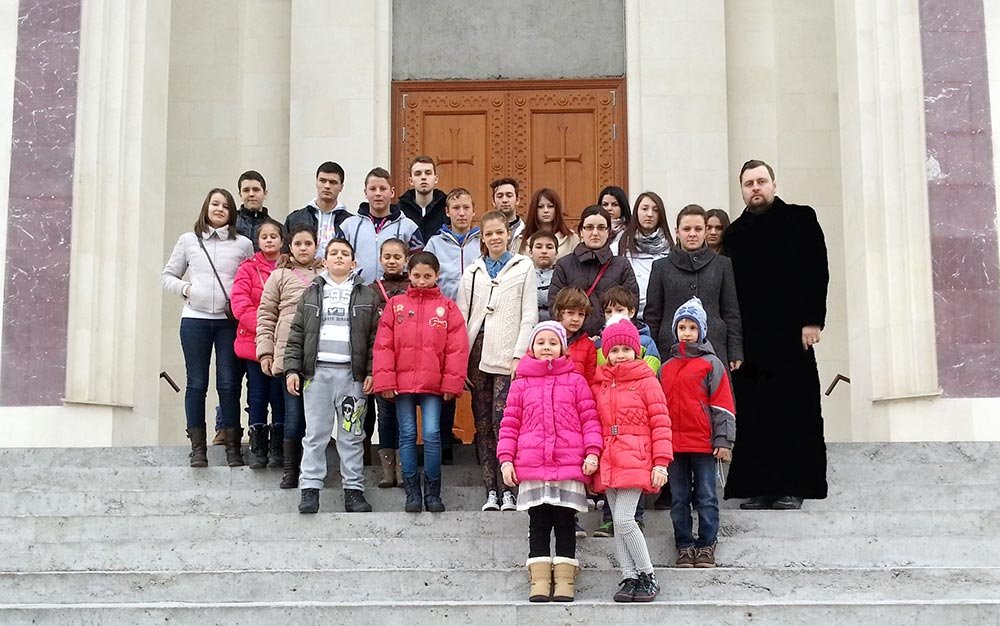 Darul parohiei bihorene pentru tinerii din Brăteşti 81508