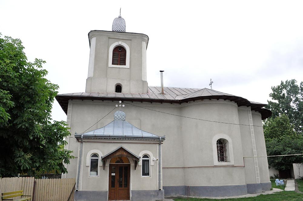 Slujbă arhierească în parohia Pârcovaci 81519