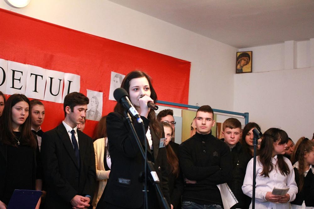 Omagierea lui Mihai Eminescu la Seminarul de la Neamţ 81454