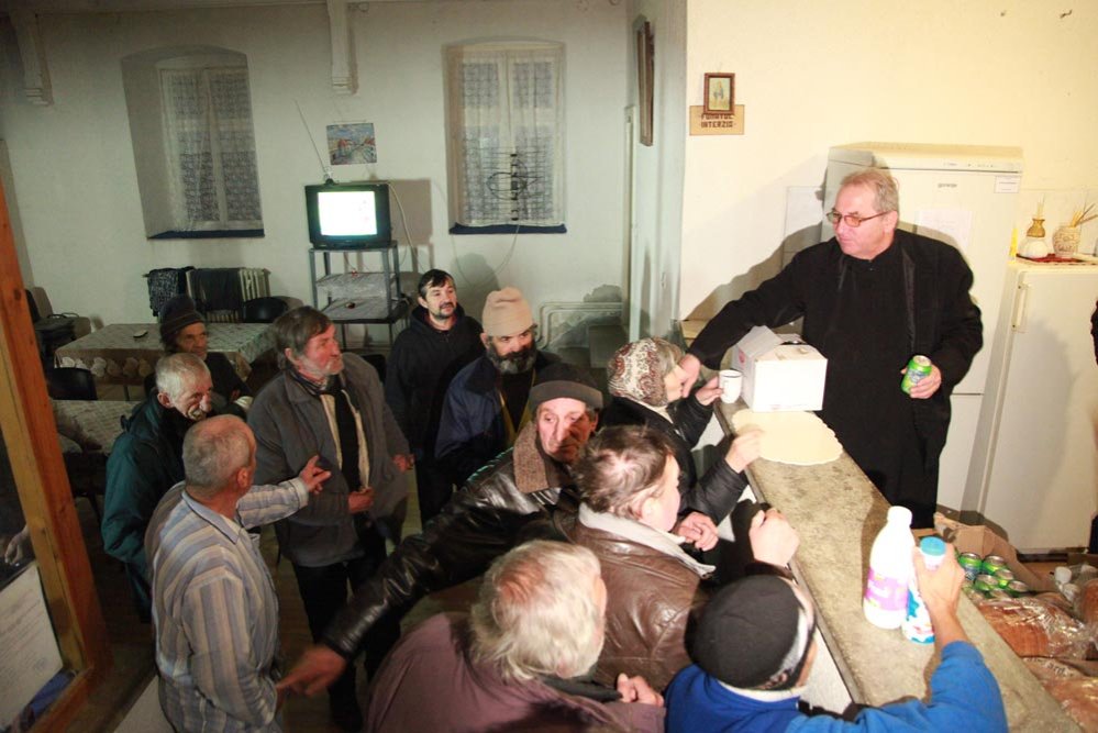 Proiectul „Şi ei sunt ai noştri!“, la Adăpostul de noapte din Sibiu 81414