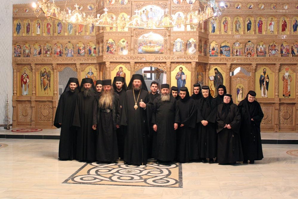 Slujbe arhiereşti la Cârcea, Racoviţa de Vâlcea şi Vodiţa 81410