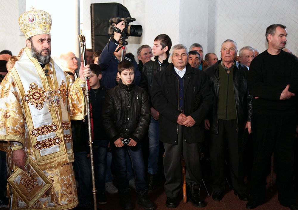 Slujire arhierească la Parohia Gherăseni 81400