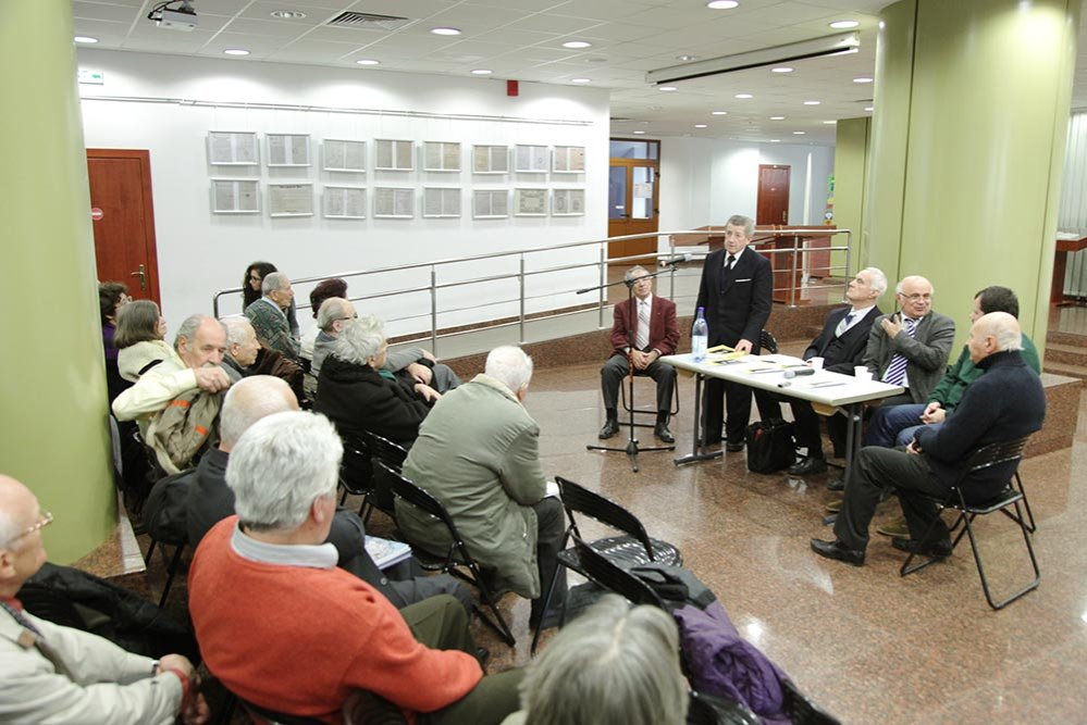 Poetul Aron Cotruş, omagiat la Sibiu 81351