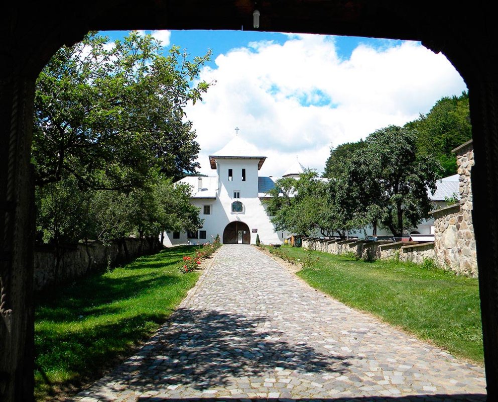 Schitul gorjean Crasna, o ctitorie de peste 500 de ani 81347