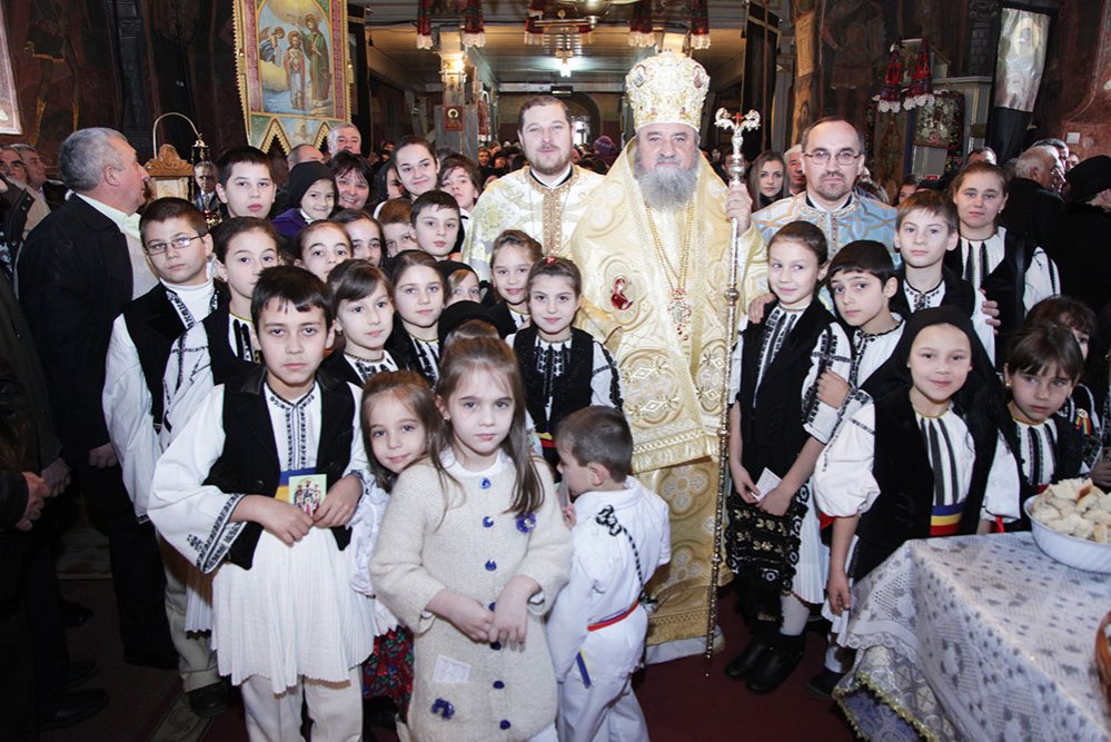 Unicate în lăcaşul Sfintei Parascheva din Tălmăcel 81360