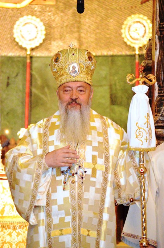 Liturghie arhierească, cu ocazia  zilei de naştere a IPS Andrei 81306