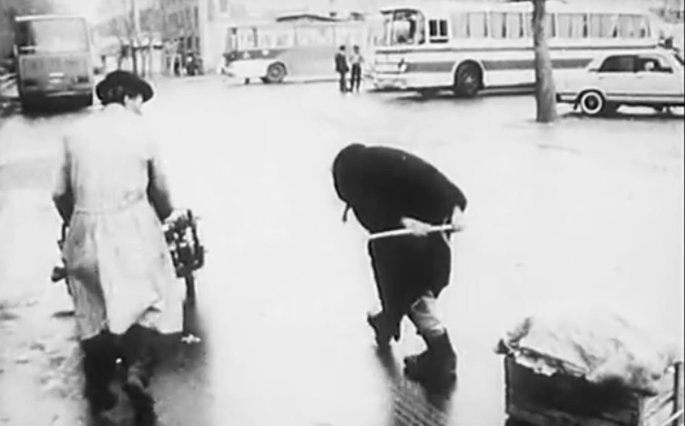 „Palmele“ - când cerşetorii capătă aripi 81313