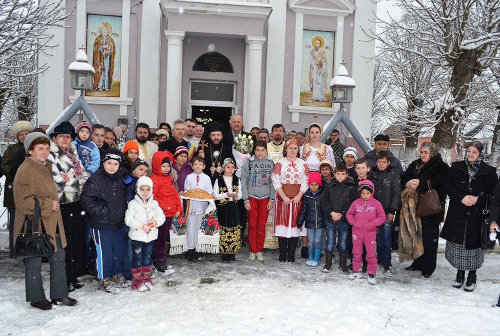 Slujire arhierească în Parohia Iam 81267