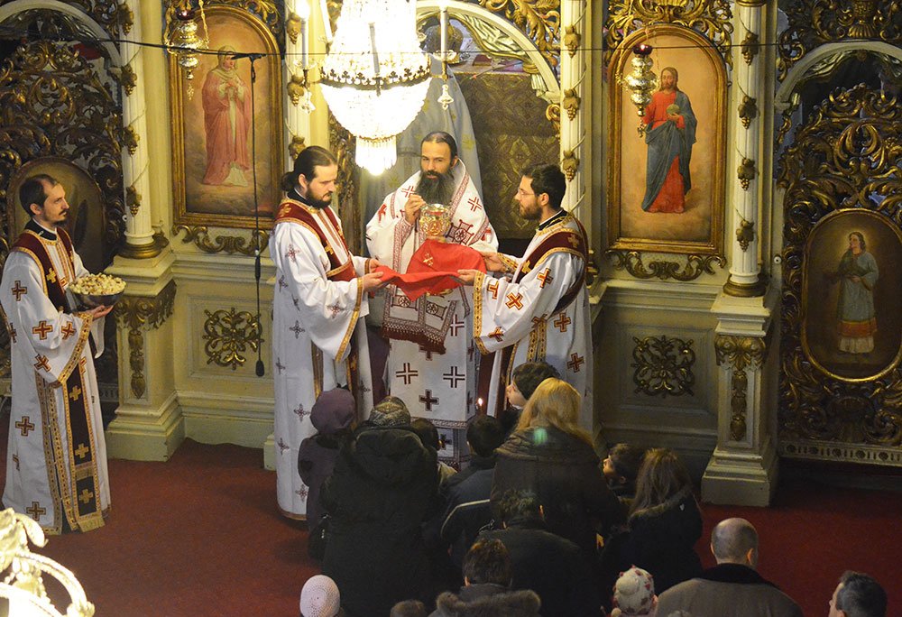 Slujire arhierească în Parohia Timişoara- Fabric 81268