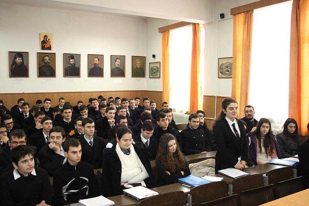 Simpozion interliceal dedicat Sfinţilor Trei Ierarhi 81223