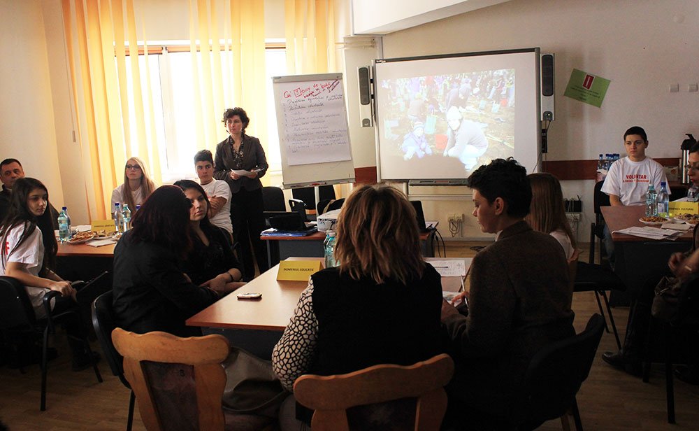 Acţiuni de promovare a voluntariatului la Craiova 81194