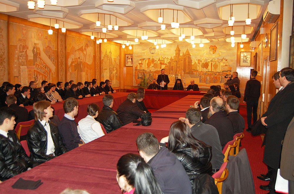 Conferinţă închinată Sfinţilor Trei Ierarhi 81171